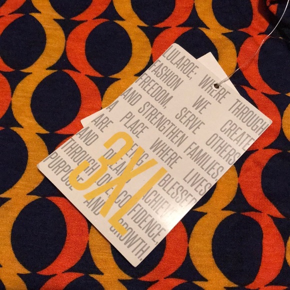 LuLaRoe Classic Tee - Picture 2 of 5